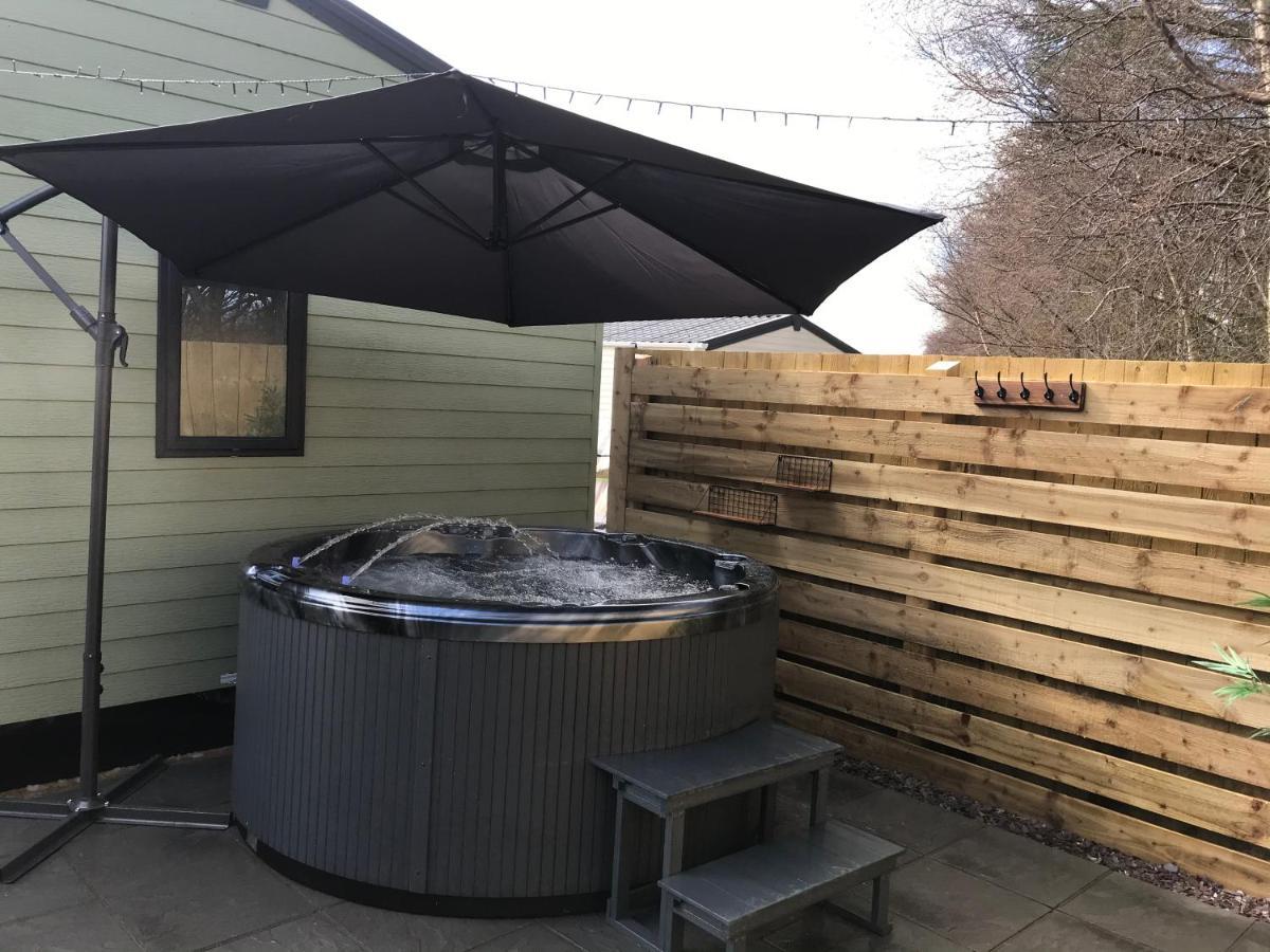 Newton on the Moor Lola Lodge - Luxury Hot Tub Retreat מראה חיצוני תמונה