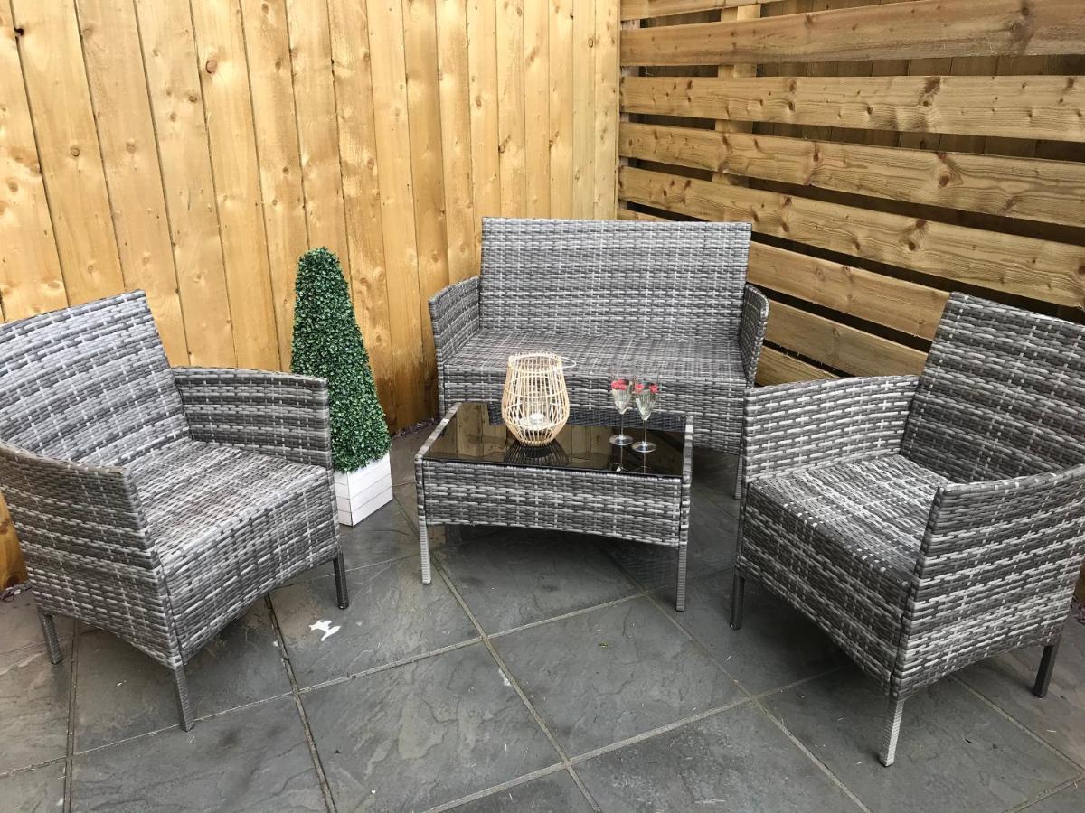Newton on the Moor Lola Lodge - Luxury Hot Tub Retreat מראה חיצוני תמונה